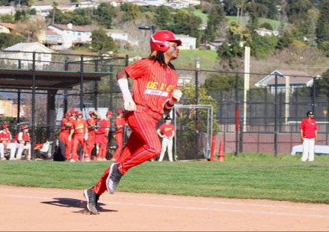 De Anza baserunner | The Contra Costa Pulse